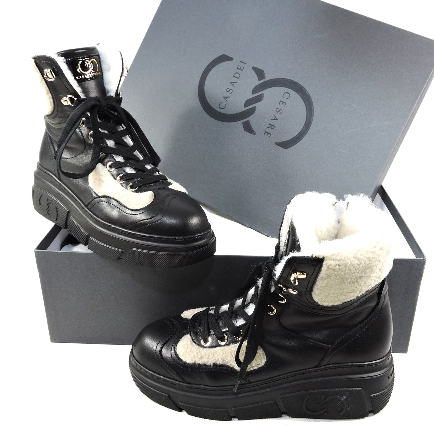 CASADEI ๐ฎ๐น WOMEN'S BLACK SOFT LEATHER WHITE MERINO FUR WINTER FASHION BOOTIE