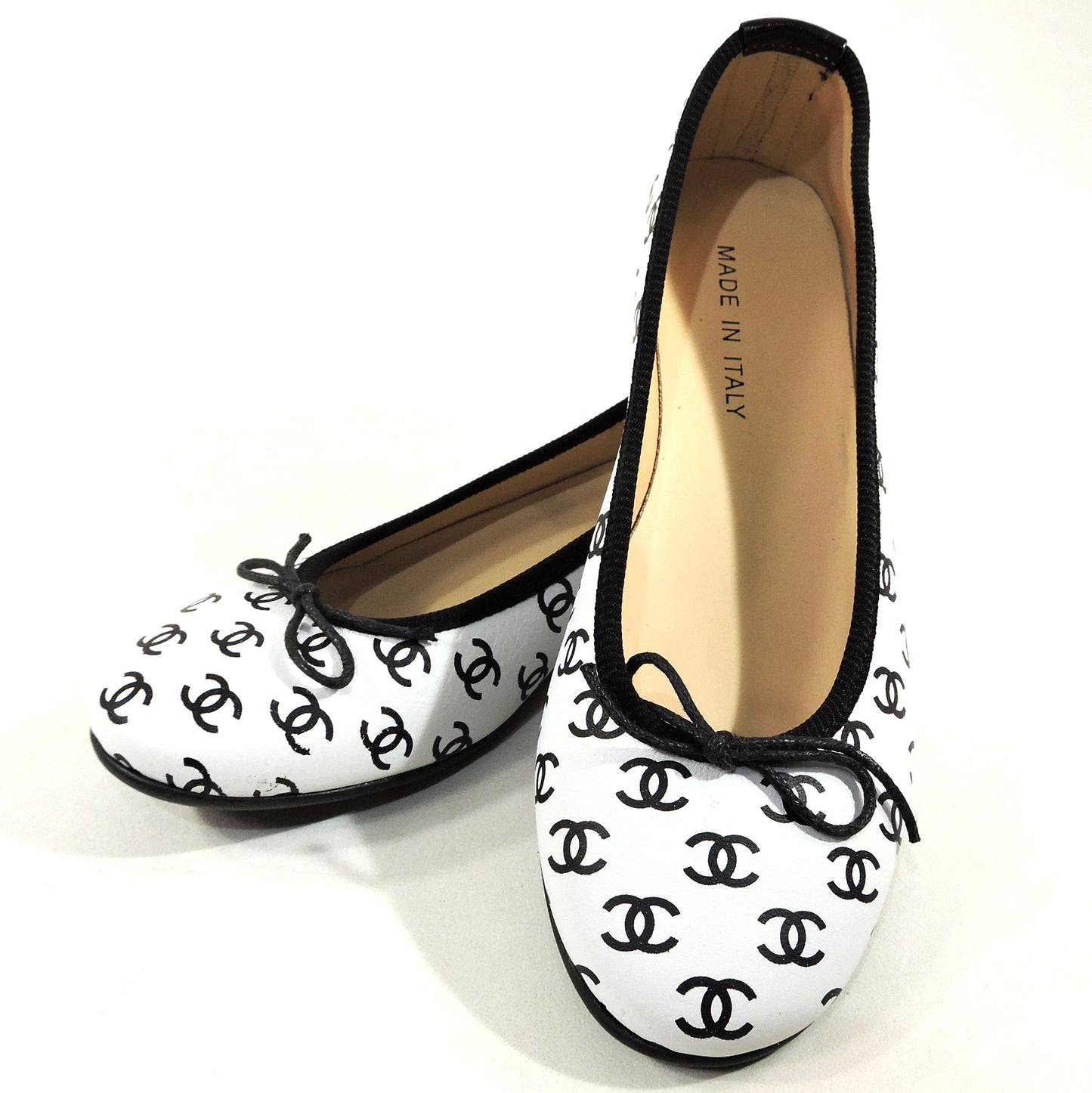 LUIGI TRAINI ๐ฎ๐น WOMEN'S WHITE LEATHER FASHION FLAT BALLET