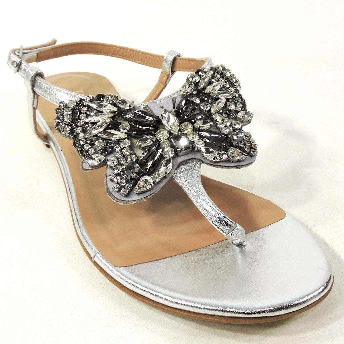 Rhinestone Flat Bottom Silver Flat Sandals For Women Comfortable And  Stylish Summer Shoes In Large Sizes 35 42 Y220409 From Misihan06, $19.59 |  DHgate.Com